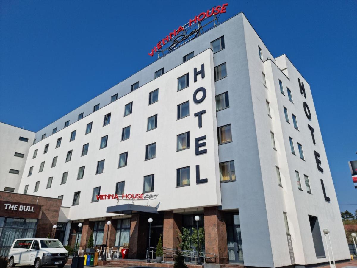 Hotel Vienna House Easy By Wyndham Bucharest Airport Otopeni Exterior foto