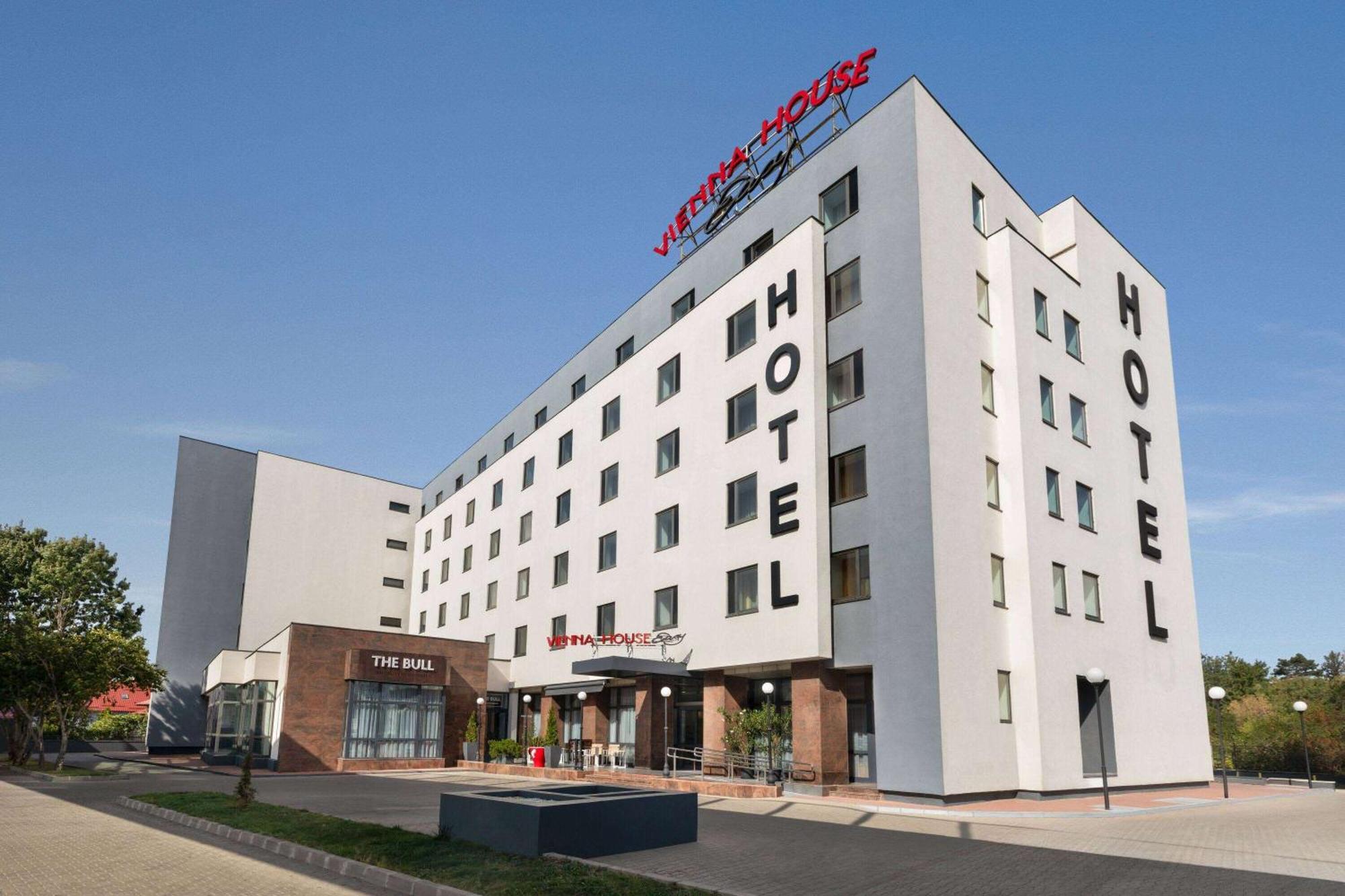 Hotel Vienna House Easy By Wyndham Bucharest Airport Otopeni Exterior foto